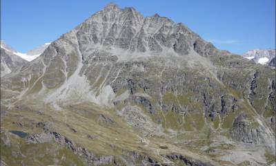 La Pointe d´Otemma qui surplombe la cabane de Chanrion