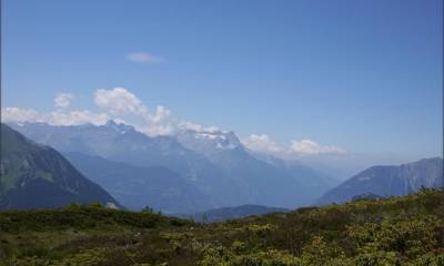 Vue sur es Dents du Midi depuis le sommet