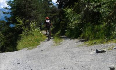 La piste qui monte à Plan-Charrat