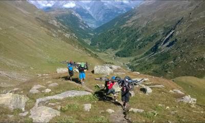 Court portage pour arriver au fond de la Nanztal