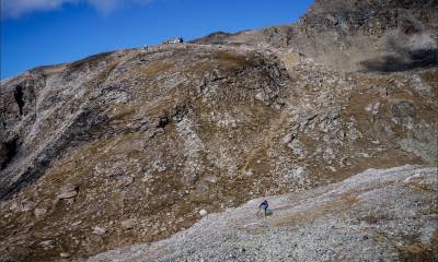 Dernière petite descente avant le mur qui grimpe à la cabane