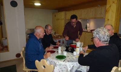 Après l´effort, les sourires reviennent autour de la table